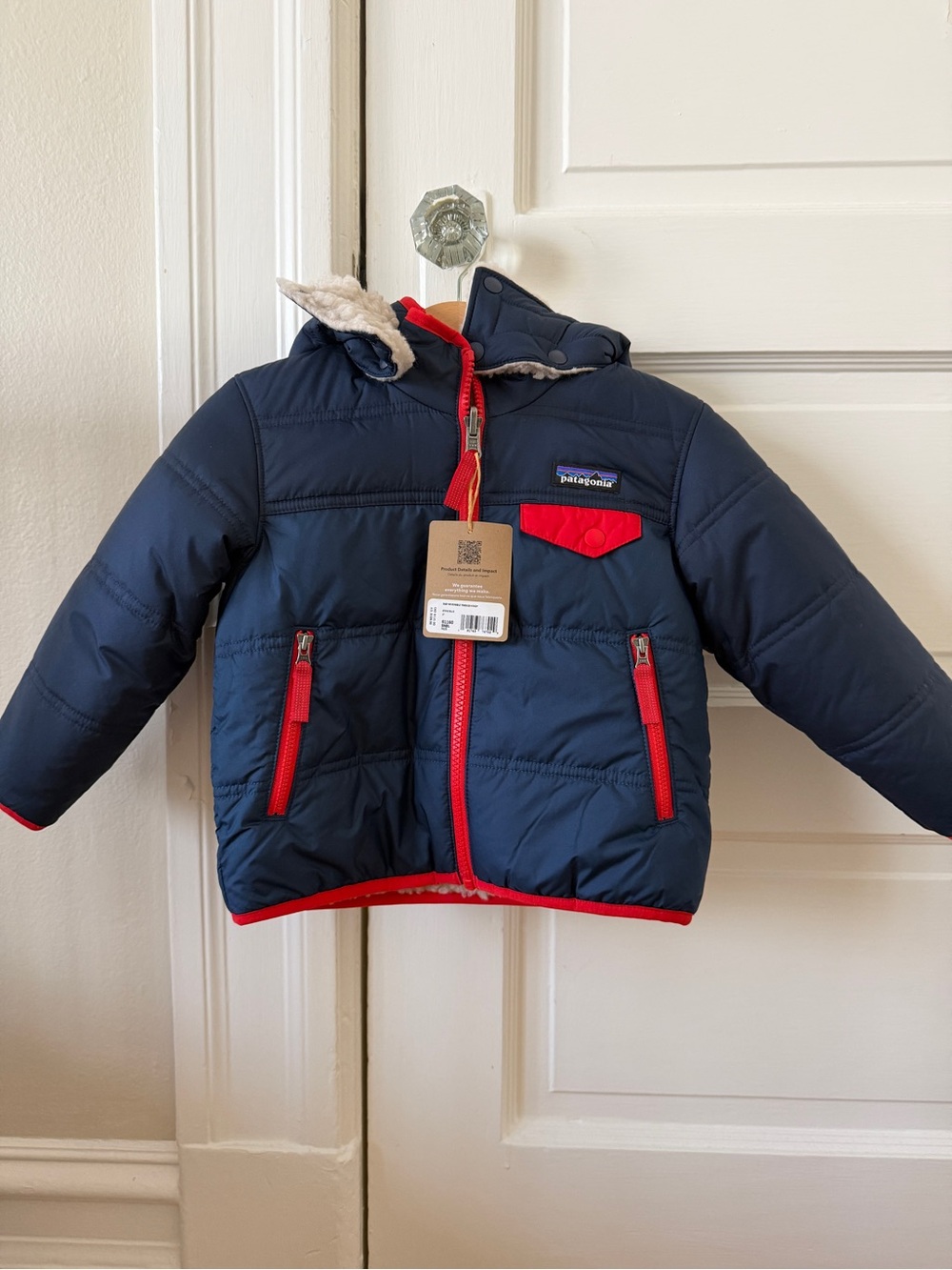 Patagonia Kids Navy Blue Puffer Jacket with Detachable Hood - NWT!